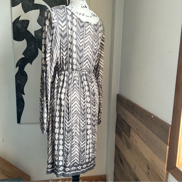Nurture Gray Pattern Rayon and Spandex Soft & Comfy Long Sleeve Dress Size Large - Picture 5 of 11